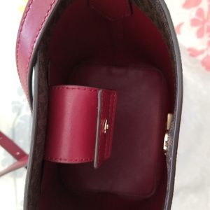 Michael kors bucket/crossbody bag w/ wallet
